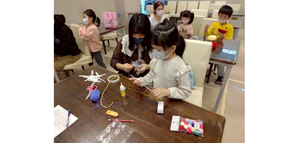 高雄市圖小港分館歡慶聖誕節活動好暖心