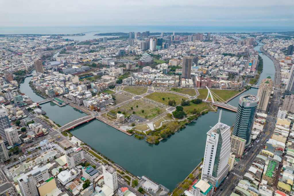 ▲本案位於中西區政經核心,緊鄰河樂廣場景觀軸帶與安平運河水岸,周邊觀光遊憩資源豐富。