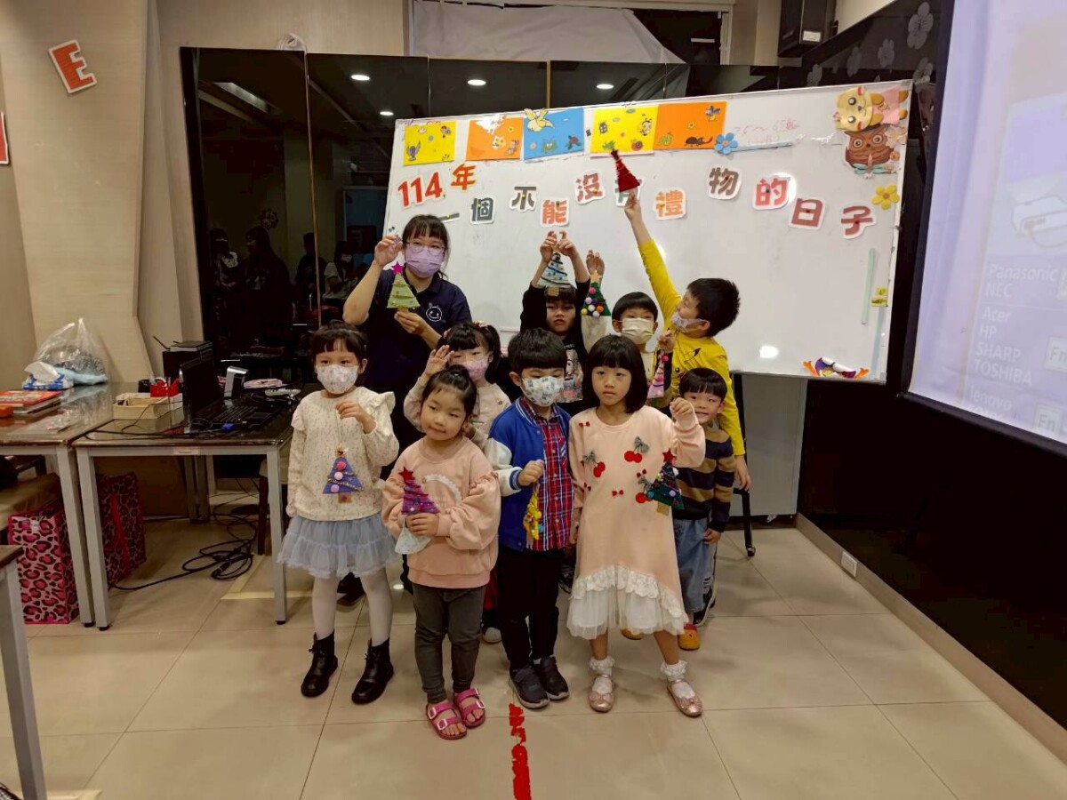 聖誕不缺席　高市圖小港分館暖心辦活動　讓孩子都有禮物收