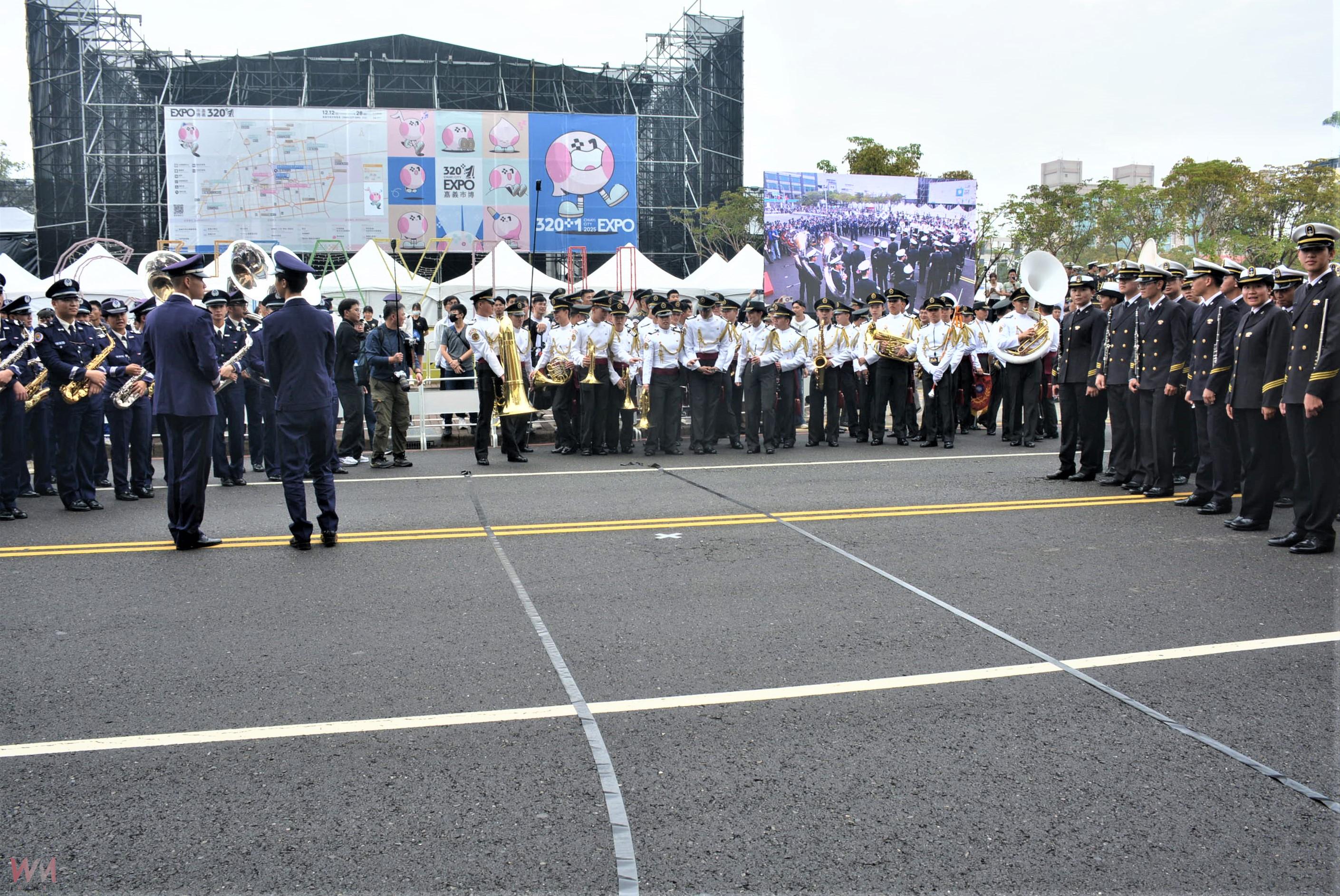 陸海空三軍聯合BATTLE樂聲 交織出震撼街頭軍樂盛景 - https://www.watchmedia01.com