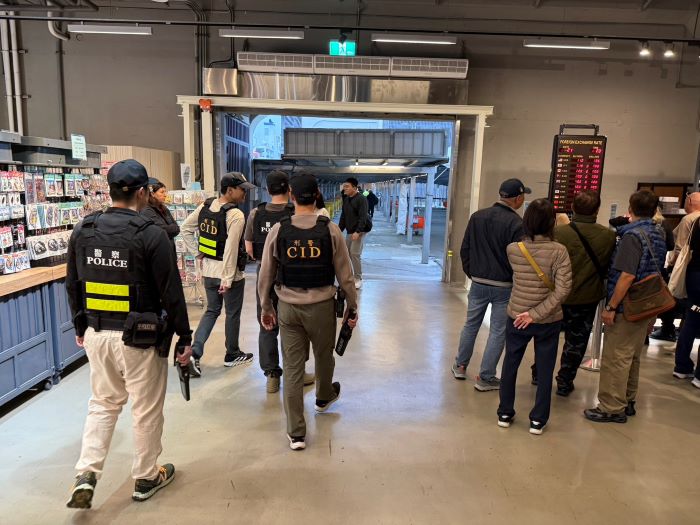 嚴守第一線 基隆港警總隊全面提高警戒 3 《圖說》基隆港警總隊於郵輪停靠期間各時段加派安全維護警力。〈基隆港警總對提供〉