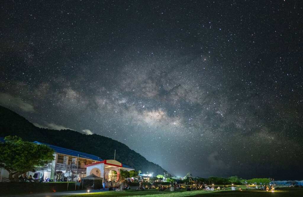 ▲台東在低光害星空下打造永續夜間觀光,獲國內外肯定(照片台東縣府提供)。