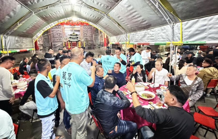 屏東萬眾慈善會潮州震雷宮辦尾牙 感謝志工與善心夥伴