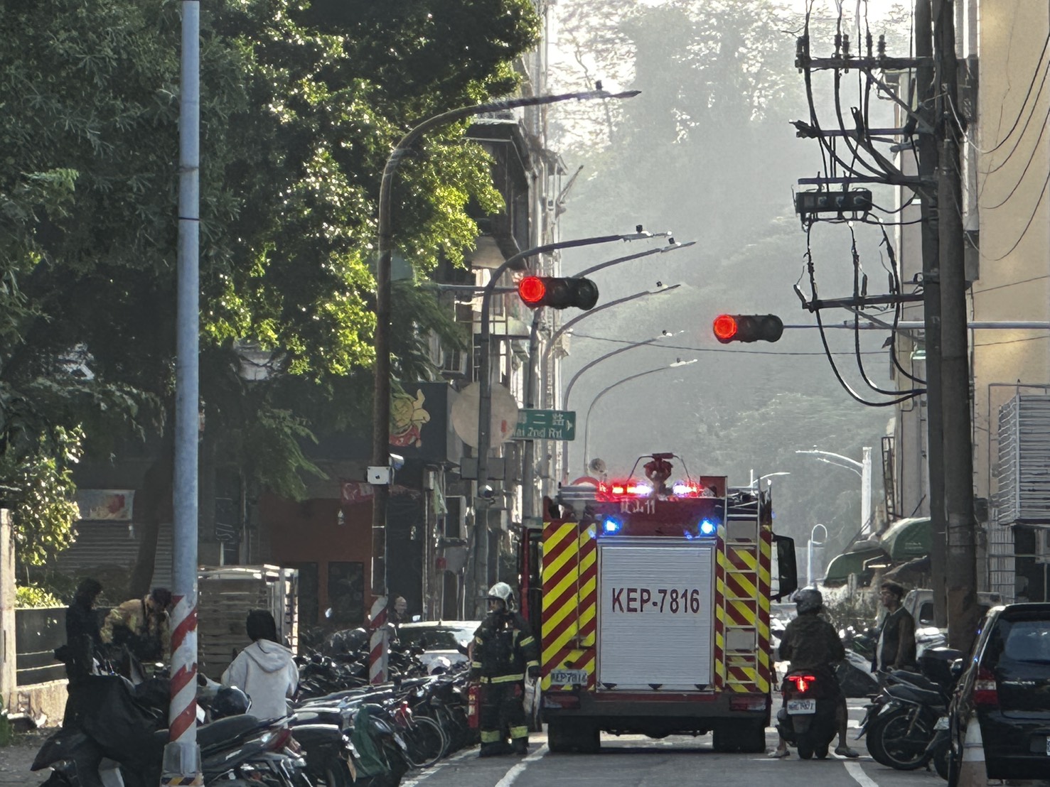現場直擊/危機15分鐘!警消專業+民力訓練+民眾冷靜 成功阻止街頭暴力 - https://www.watchmedia01.com