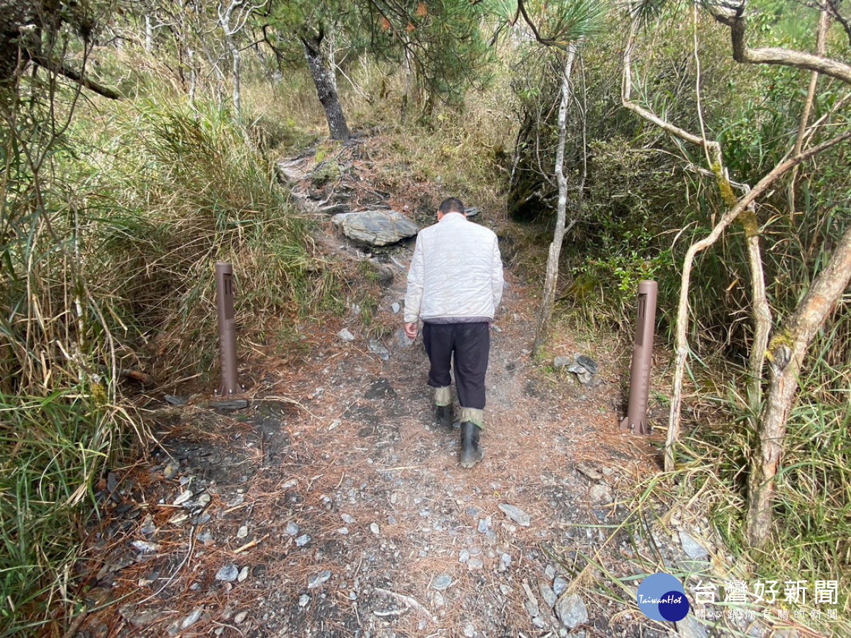 關山嶺山設置完成「雙向人員流量計數器」現況。(玉管處提供)