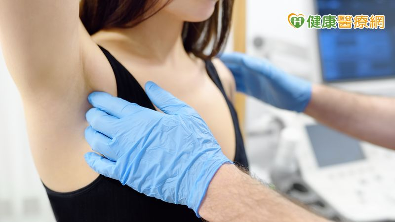 乳房葉狀瘤術後意外懷孕 新手媽「重建乳房手術」重拾自信