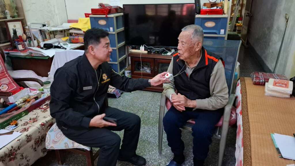 ▲智慧科技x安心守護,彰化縣榮服處遠距守護獨居長輩安全。(圖/彰化縣榮服處遠提供)
