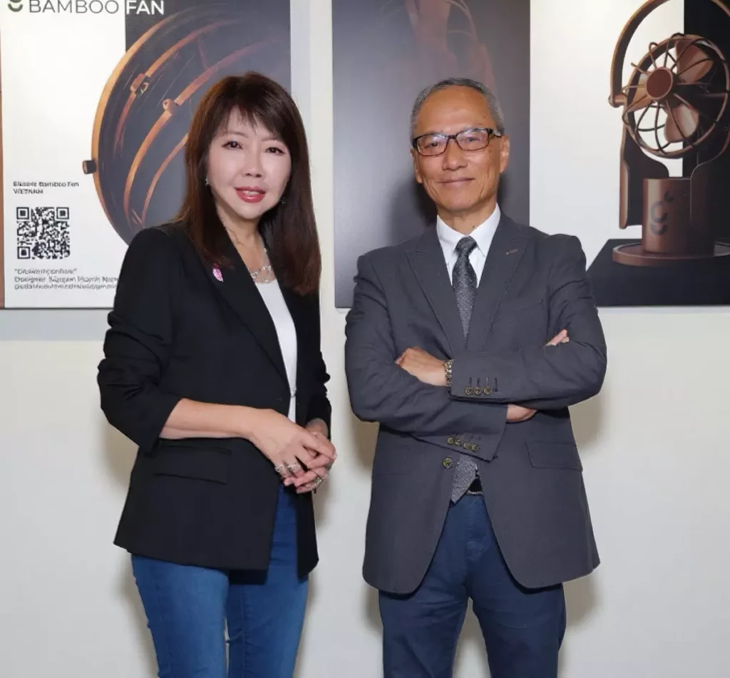 銘傳大學校友服務處處長,也是僑委會前委員長吳新興,與盧蔓菁委員相識多年,對於這次捐贈表達感謝,也特別分享與盧蔓菁委員的深厚淵源。