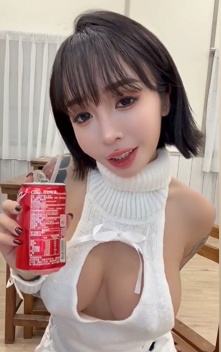 新加坡DJ女身蘇櫻花將於以AV女優出道。(圖/翻攝蘇櫻花IG)