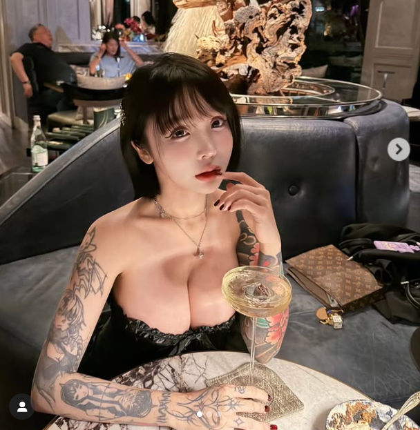新加坡DJ女身蘇櫻花將於以AV女優出道。(圖/翻攝蘇櫻花IG)