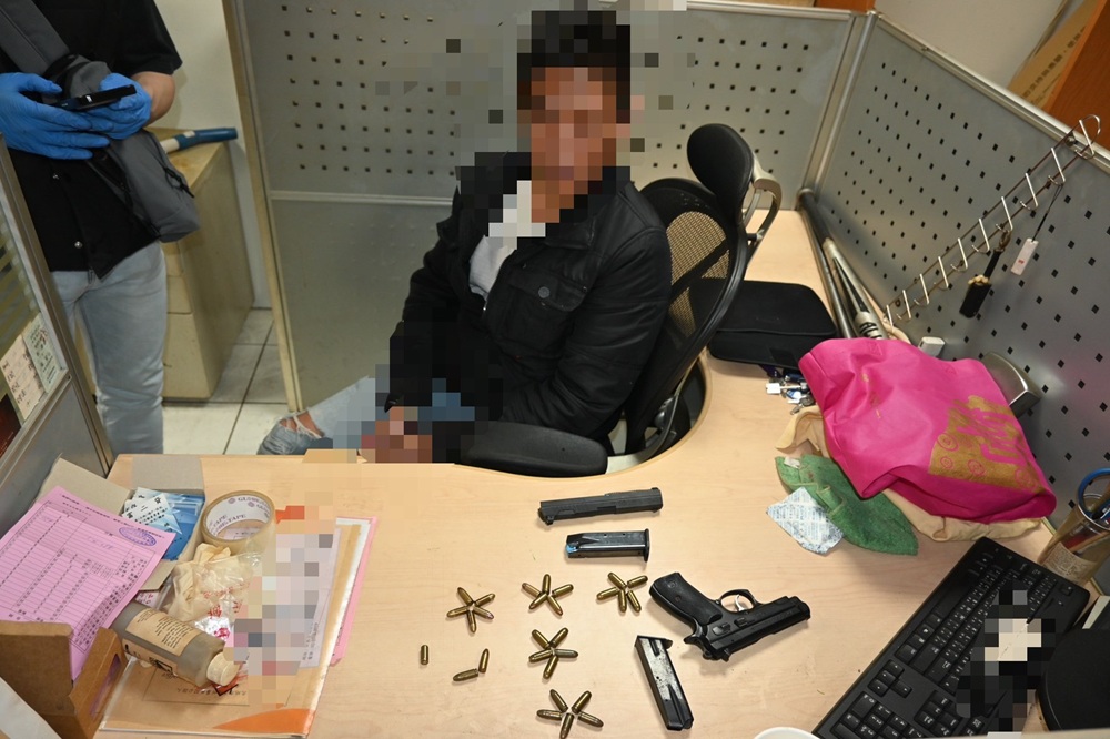 溯源查緝不動產詐騙 宜蘭警逮16人查獲手槍炸藥子彈 187 cnews204251222a06
