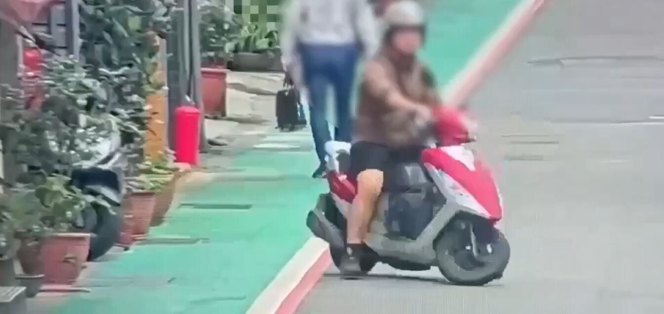 案發前2日搬運武器進旅館 張文犯案前超商掏千元買豆漿獨坐發呆 210 案發前2日搬運武器進旅館 張文犯案前超商掏千元買豆漿獨坐發呆 209