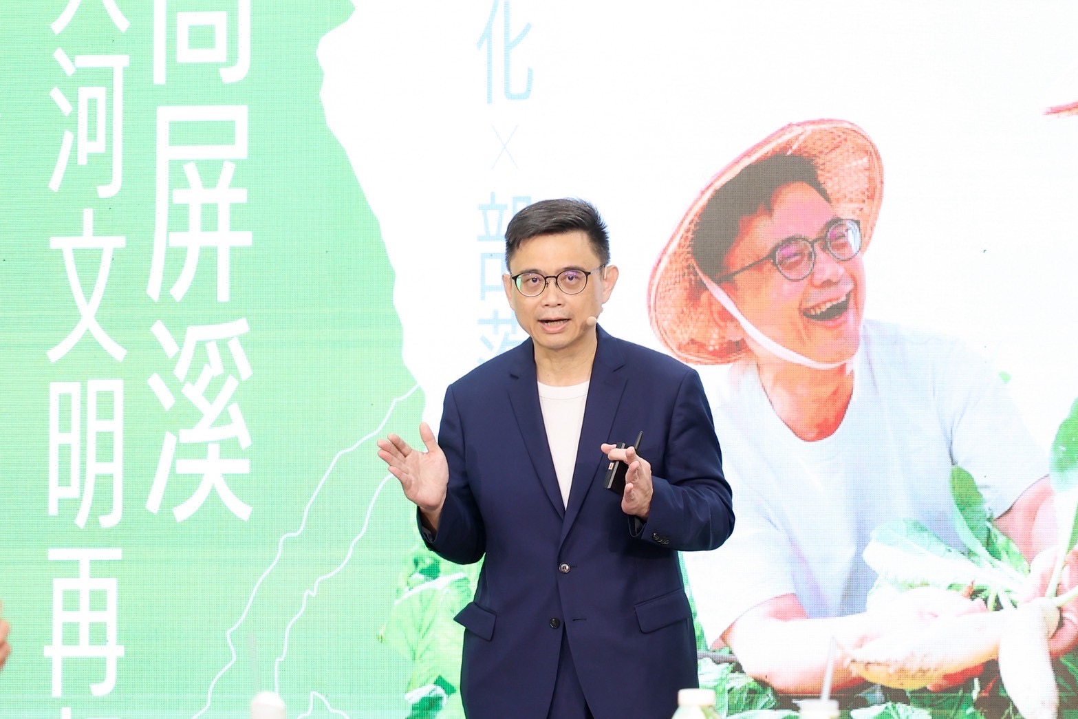 菜市場之子賴瑞隆推首支形象片 喊話高雄市民「請相信我」 198 菜市場之子賴瑞隆推首支形象片 喊話高雄市民「請相信我」 197