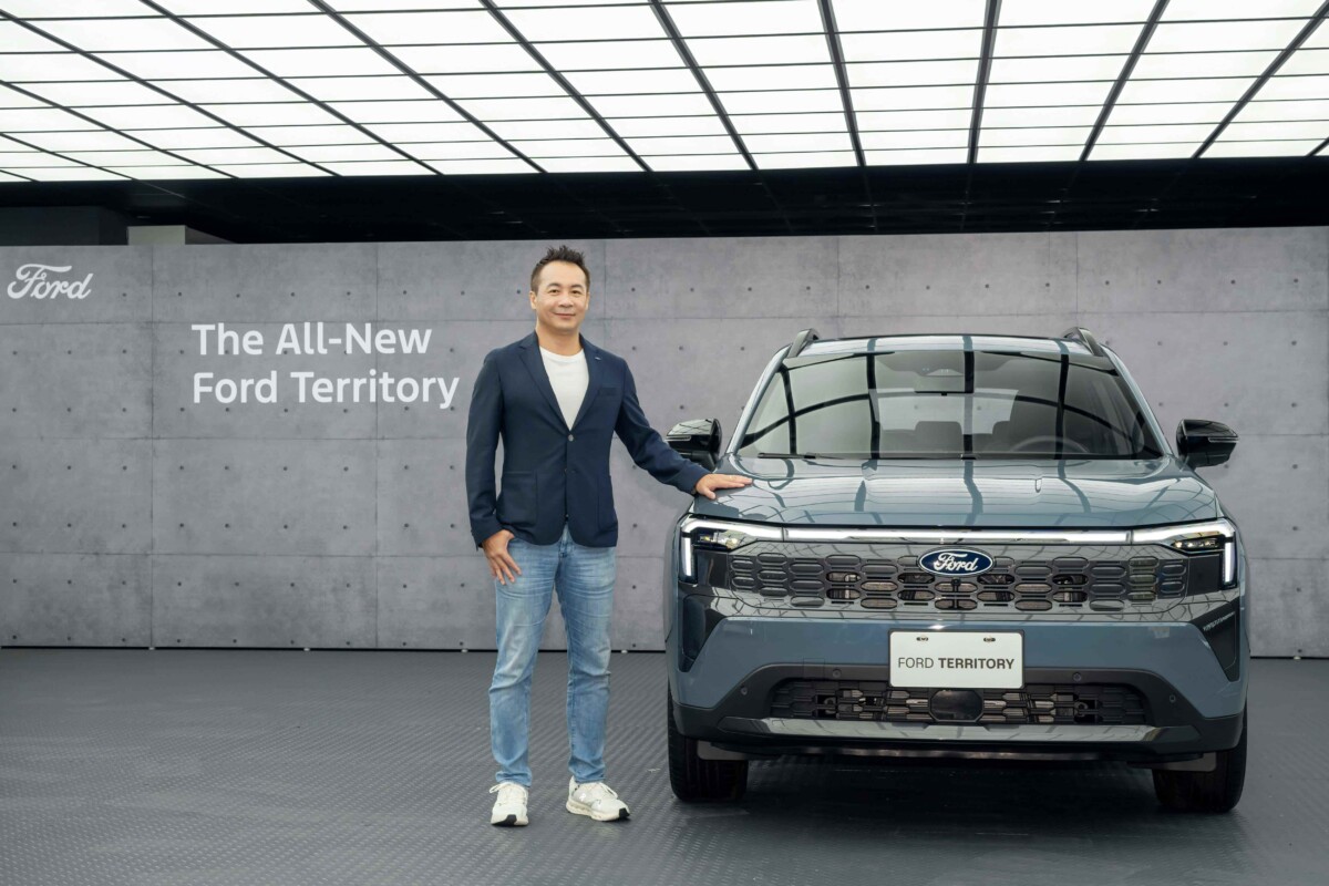 ▲全球戰略車款The All-New Ford Territory正式加入台灣中型休旅市場!集結家庭買家最渴望的寬敞大空間,並揭露Ford全新1.5T Per4mance Hybrid四電驅渦輪油電系統(245ps綜效馬力|油耗20km/L),即日起油電旗艦車型預售啟動(福特六和營銷服務處副總經理 黃品森)