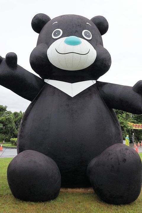 熊讚陪你過耶誕迎跨年 香堤廣場限定小屋亮相 兩款節慶限定人氣徽章必收藏