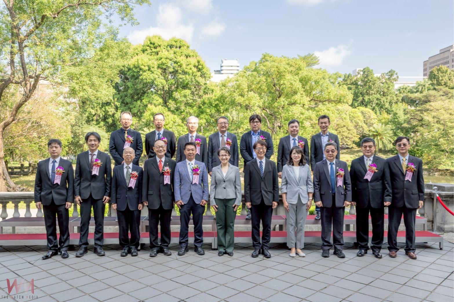 總統、副總統接見肯定　中市水利局多項工程勇奪國家建築與工程獎 - https://www.watchmedia01.com