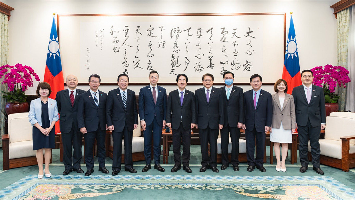 總統賴清德接見日本前法務大臣鈴木馨祐眾議員一行人。（圖／總統府Flickr）