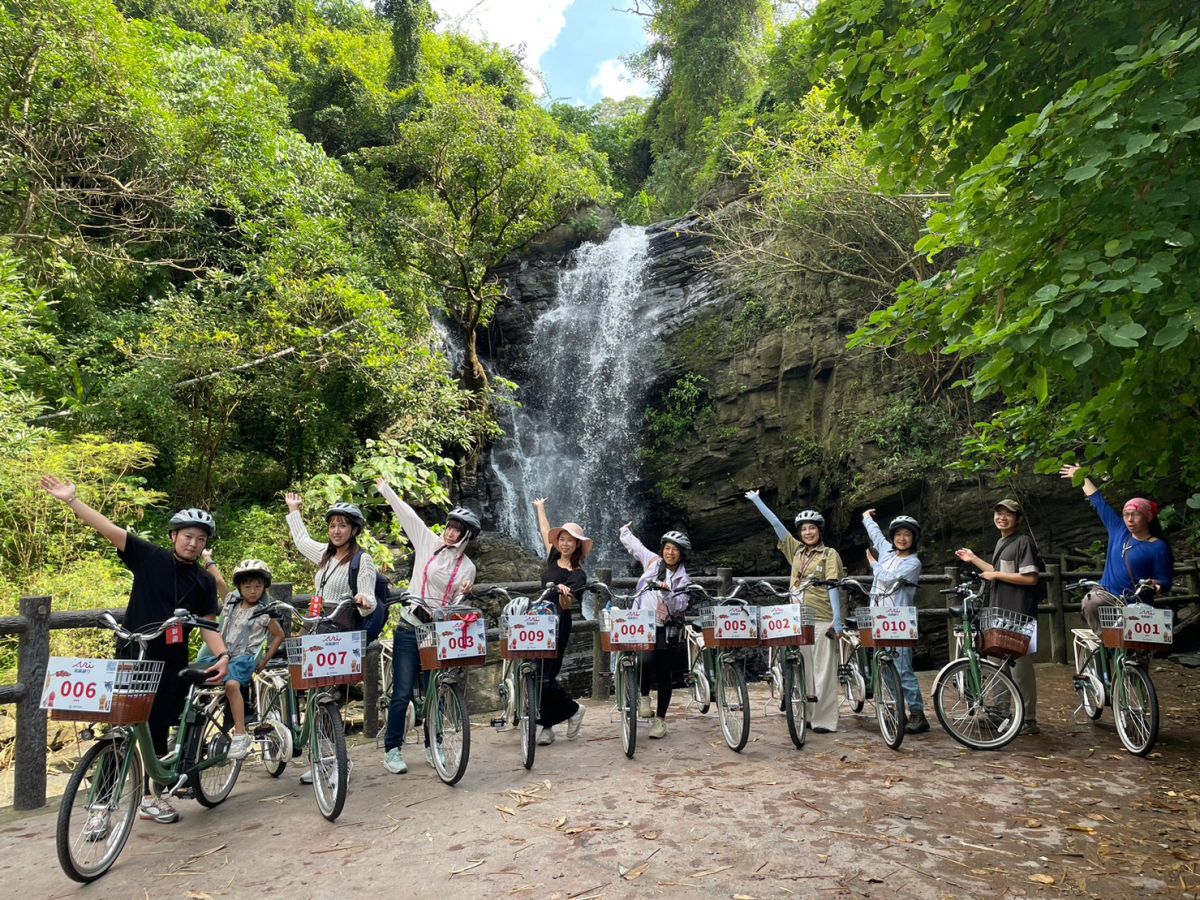 圖/來義野行祭以低碳交通的方式帶領遊客深入體驗山林魅力與原民的生活。(Ari 來義野行祭提供)