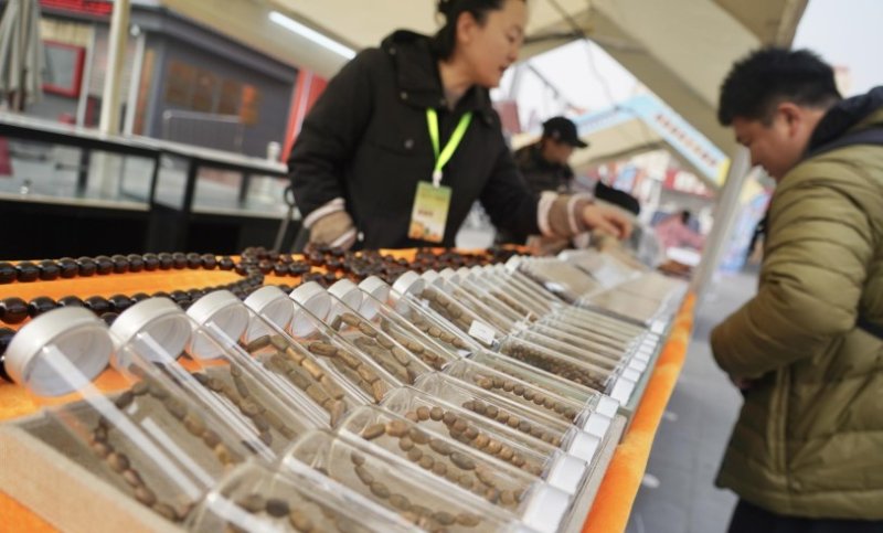 潘家園首屆串文化節登場　盤串成新興解壓風尚