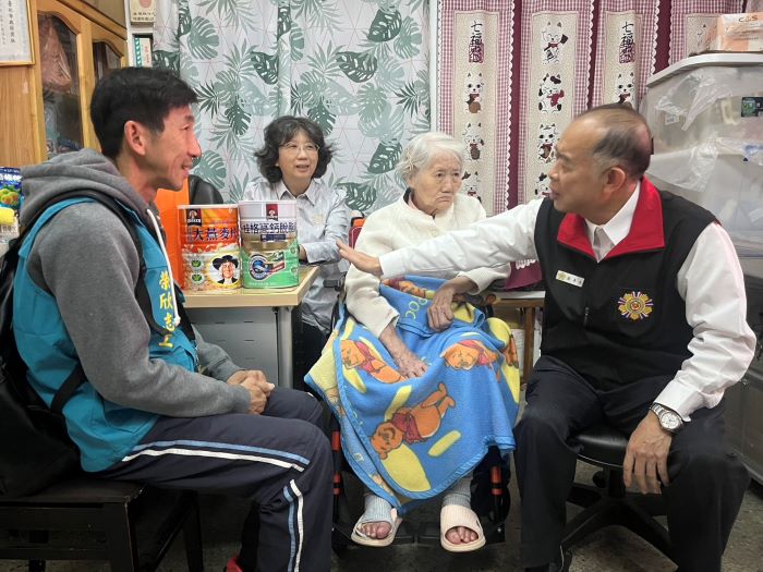 關懷高齡榮民眷 臺北市榮服處寒冬送暖傳溫情 26 《圖說》關懷高齡榮民眷之何宋秀妹。〈臺北市榮服處提供〉