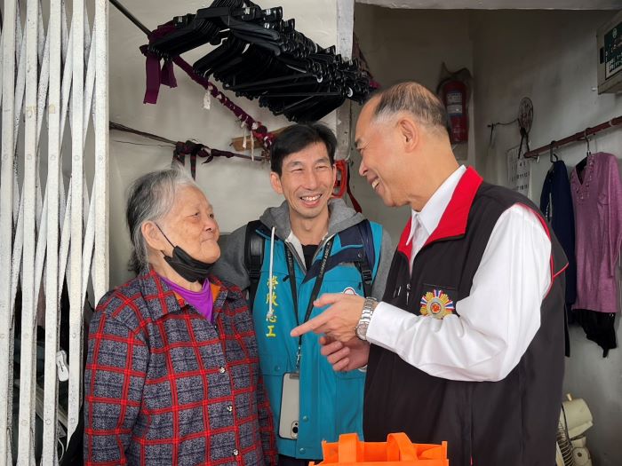 關懷高齡榮民眷 臺北市榮服處寒冬送暖傳溫情 27 《圖說》關懷高齡榮民眷之成李碧珠。〈臺北市榮服處提供〉