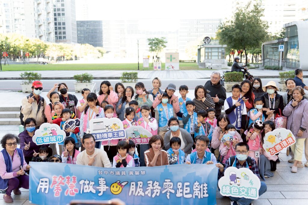 小小議員質詢「馨市長」 親子難忘中市議會「馨體驗」 34 DSC07339