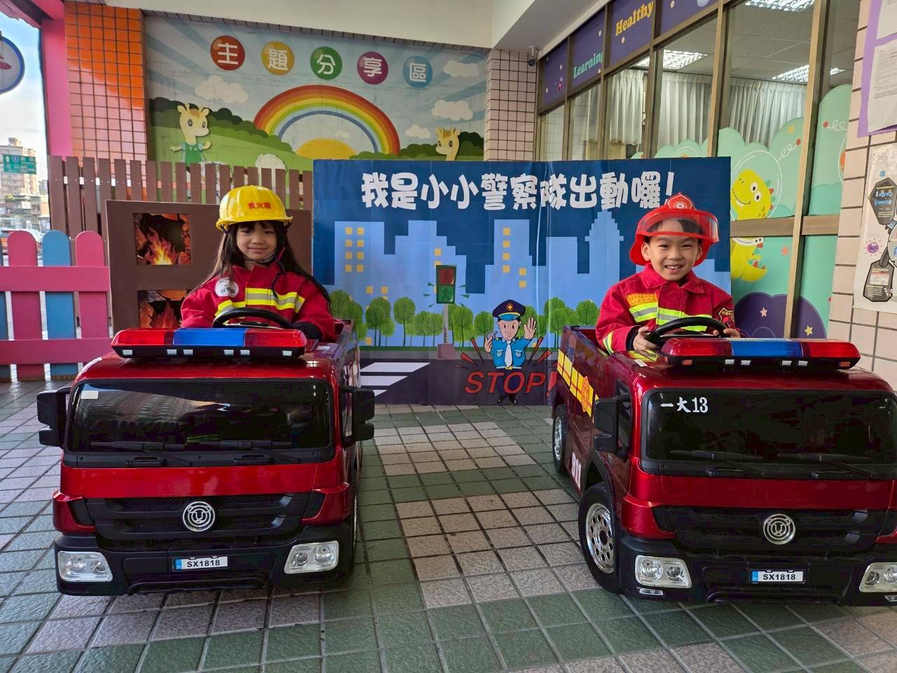 桃消迴龍分隊宣導活動寓教於樂「聖誕老人」現身傳授防災知識 LINE ALBUM 20251223 251223 9 0
