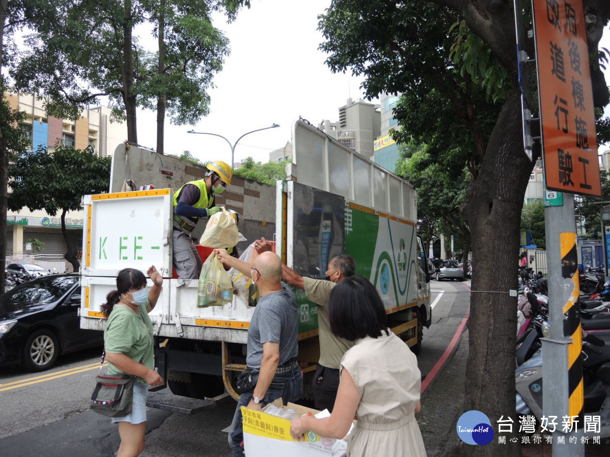連假期間的清潔隊仍正常收運不中斷。