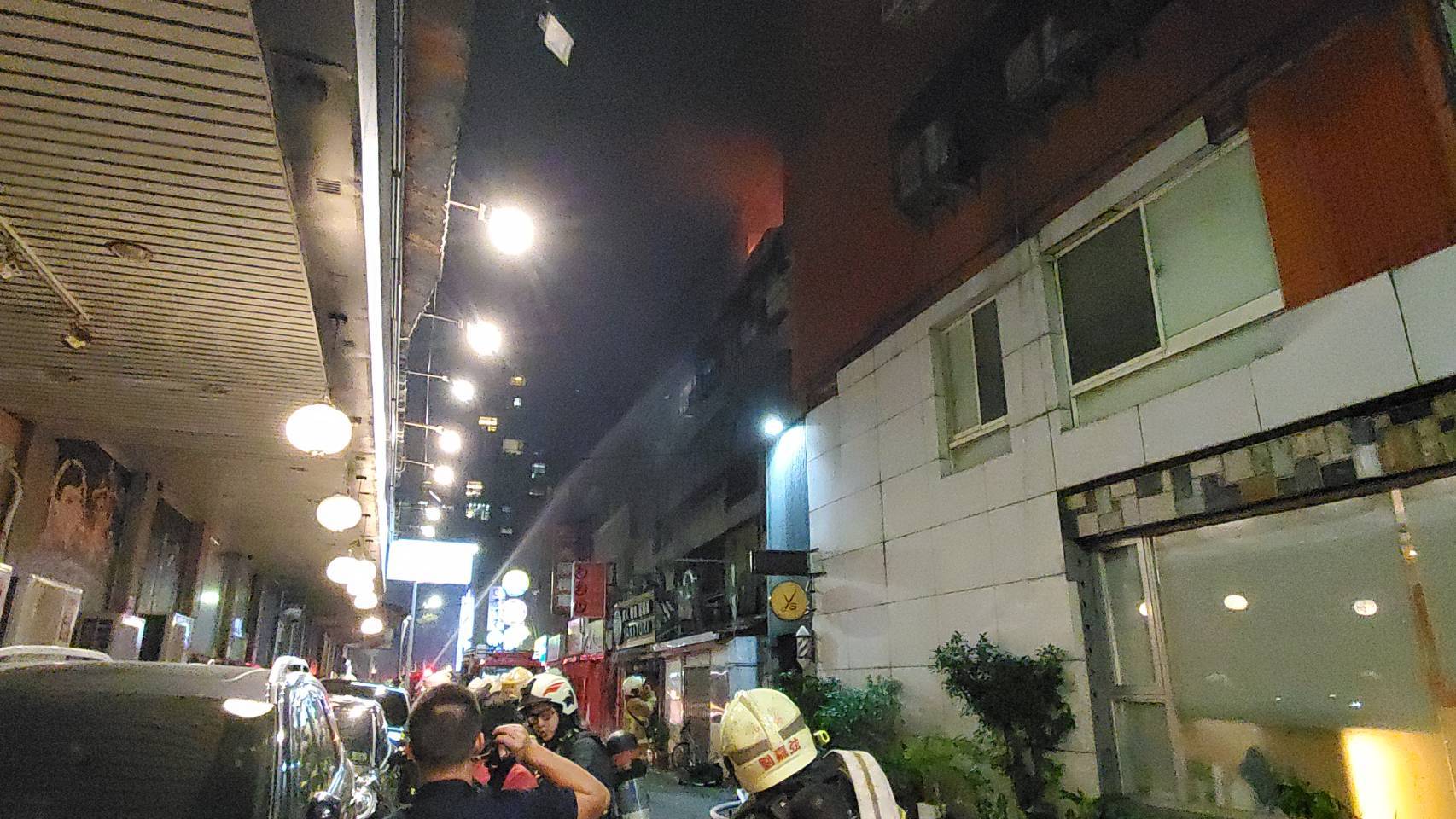 台北市中山區民權東路1段38巷內,今(24)日晚間20時傳出嚴重火警。