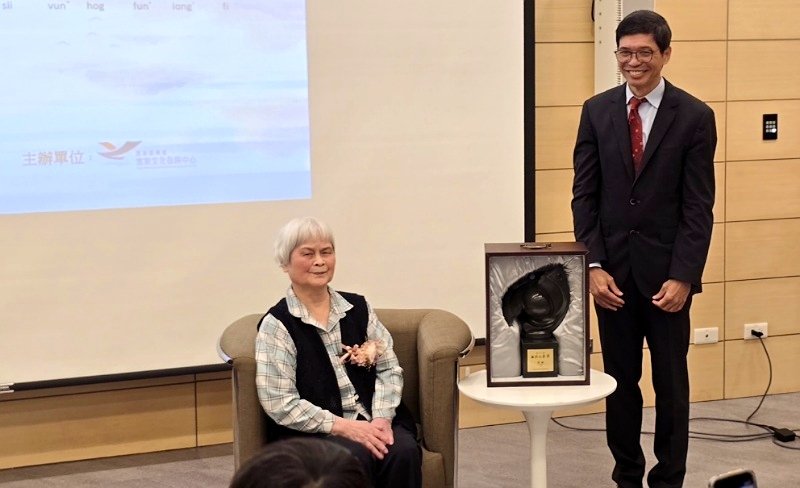 黃娟女士文學分享會暨客籍文學家文物捐贈特展開幕 呈現客家文學生命風景