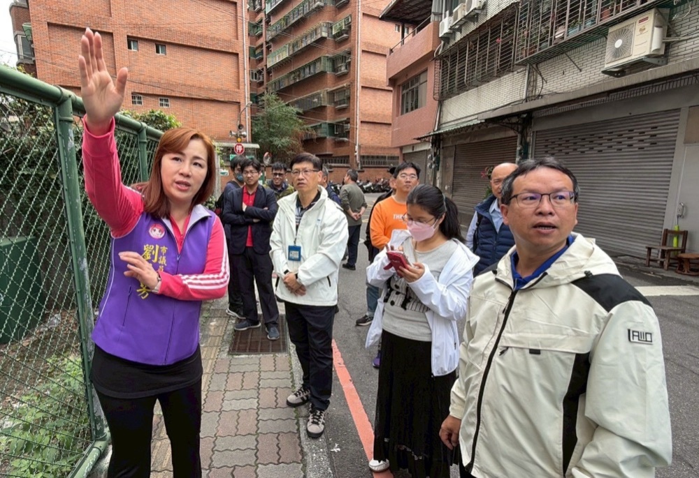 新北實踐國小通學險象環生 劉美芳爭取圍牆退縮科技執法 274 248251224a04