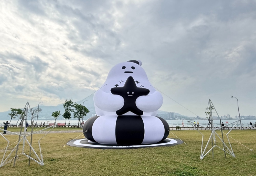 淡水河畔年末更精采 新北高灘處邀市民賞花海光雕度聖誕 239 248251224a08