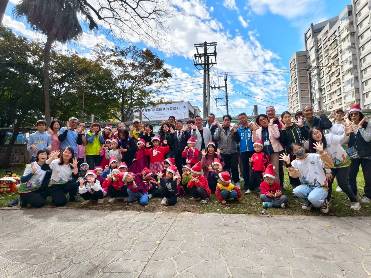 楊梅瑞埔國小打造環保聖誕樹 「舊物新用」迎接2026 瑞埔國小07 感恩的季節許下環保與永續的承諾 0 0