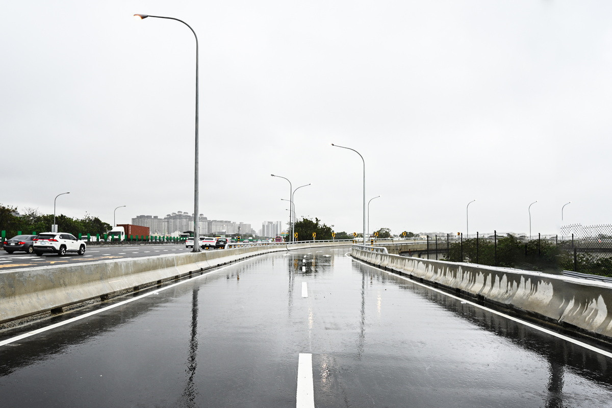 國道 1 號中豐交流道新建工程」正式通車。<br /><br />