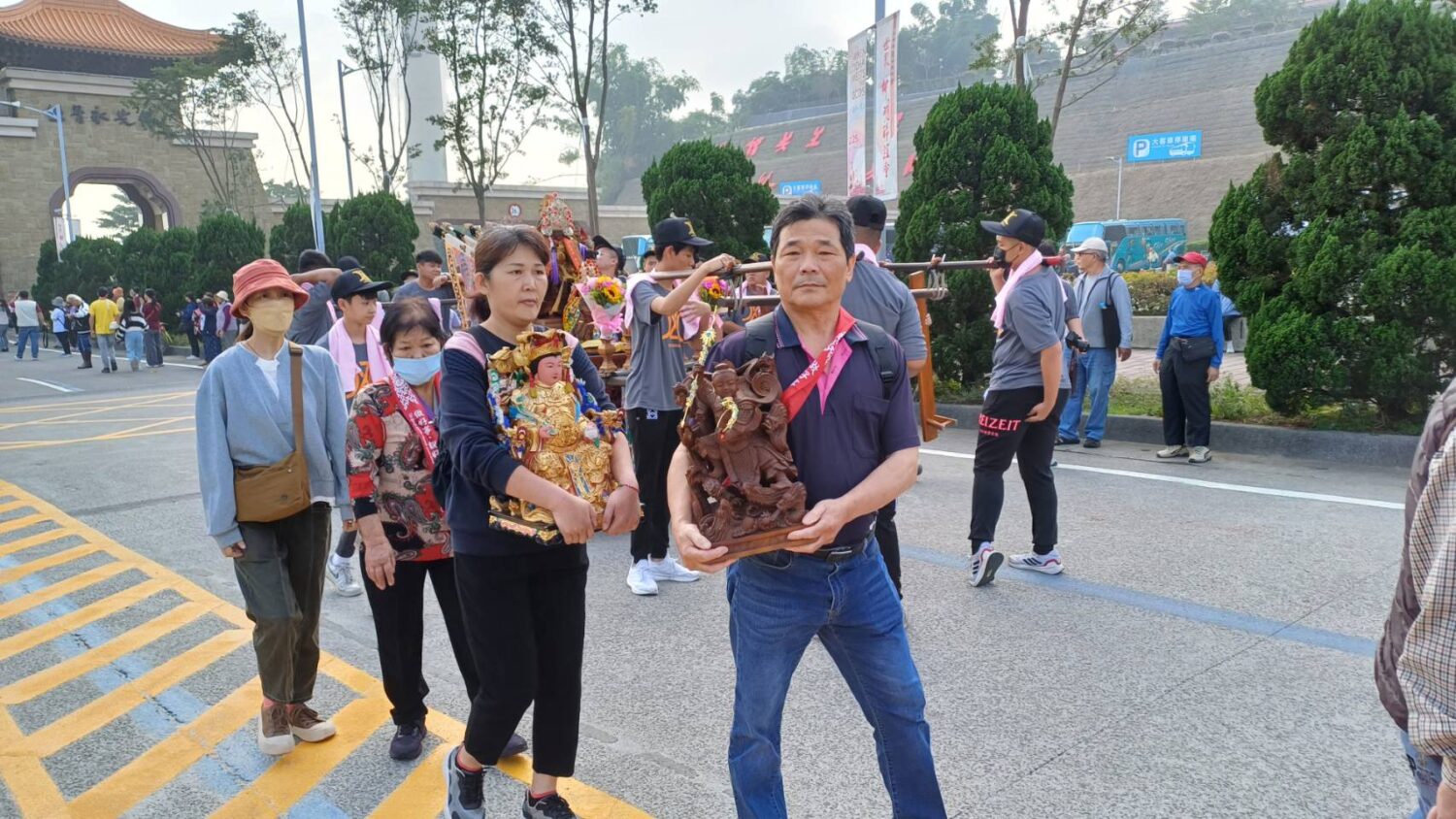 王彩樺屏東西市場快閃宣導交安