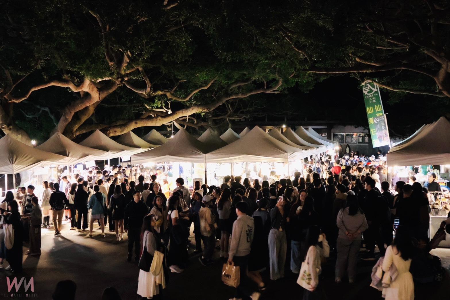 溫馨節慶嘉年華!東海點亮夜光玫瑰園、永續聖誕樹 平安夜校園人潮創高峰 - https://www.watchmedia01.com