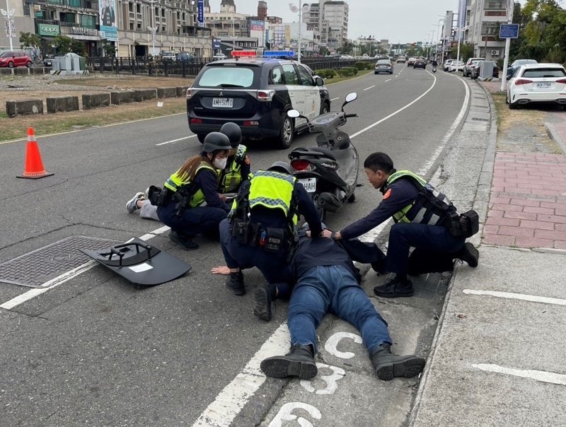 全面提升員警與業者防處能力 嘉市警強化防搶演練 逼真程度讓提款民眾誤信報案