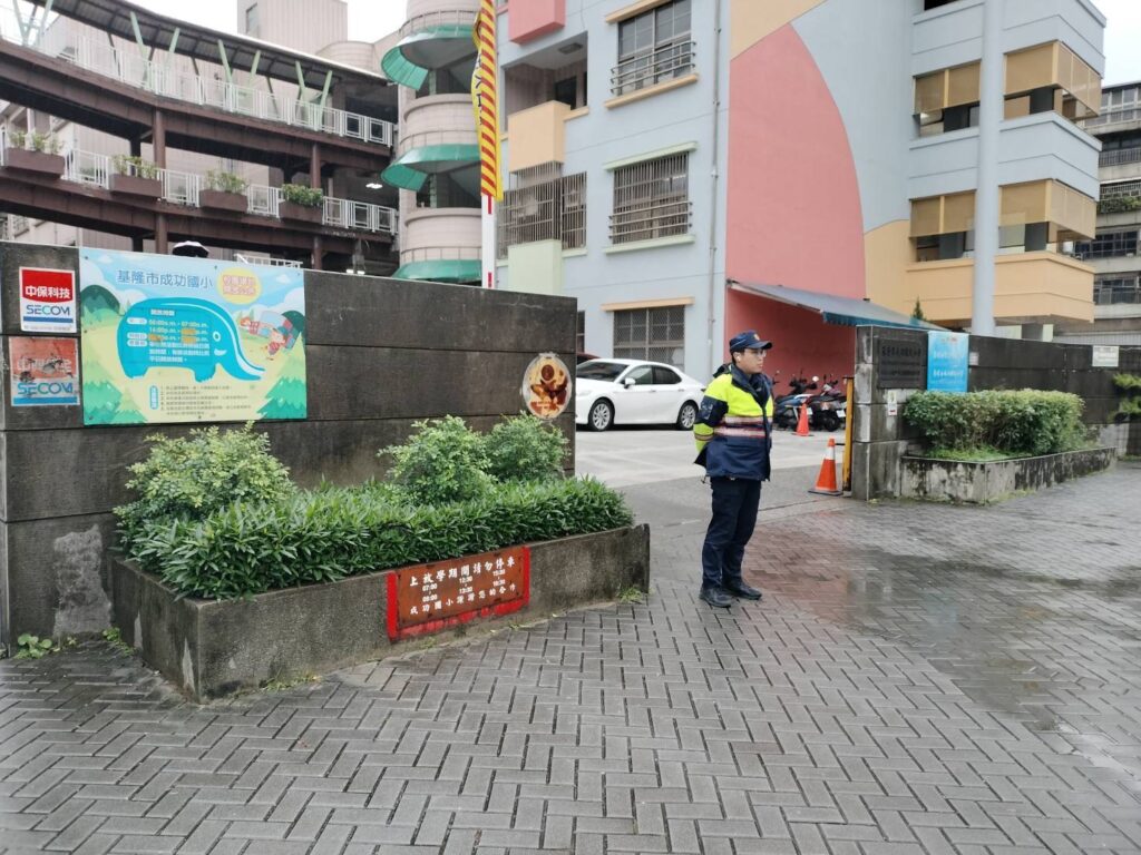 基警強化校園周邊維安 確保孩童平安歡度佳節 60 %E4%BA%8C 38