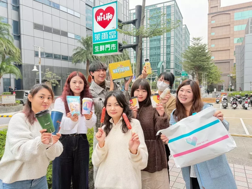 萊爾富陪伴民眾一起跨年狂歡、迎接元旦第一道曙光。