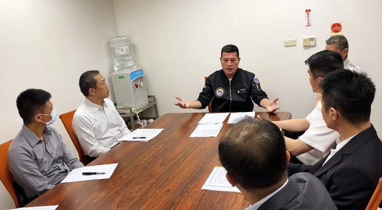 國民黨平地原住民立法委員黃仁親自主持協調會,積極於立法院爭取推動各項花東建設。(圖/黃仁國會辦公室)