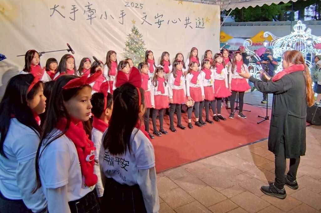 公益單位齊聚東區 陪大家過聖誕 43 %E4%BA%8C 41