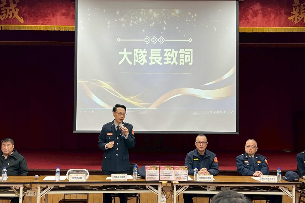 因應臺北市1219隨機攻擊事件 行政院政務顧問王瑞華 文山第一分局長洪漢周率文山第一義警大隊全力投入治安維護行列 64 %E4%BA%8C 42