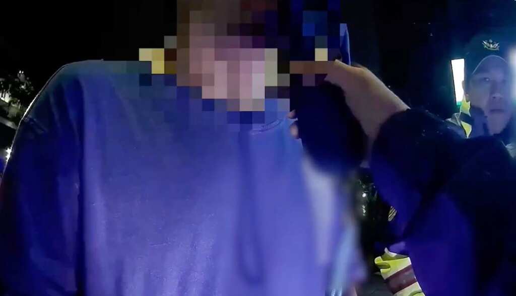 ▲員警發現其身上散發濃厚酒氣，且眼神渙散，對駕駛實施酒測。