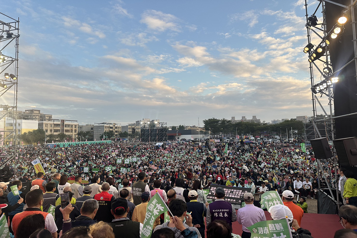 破8萬人潮湧現　三山造勢開場　林岱樺鳳山壓軸掀高潮