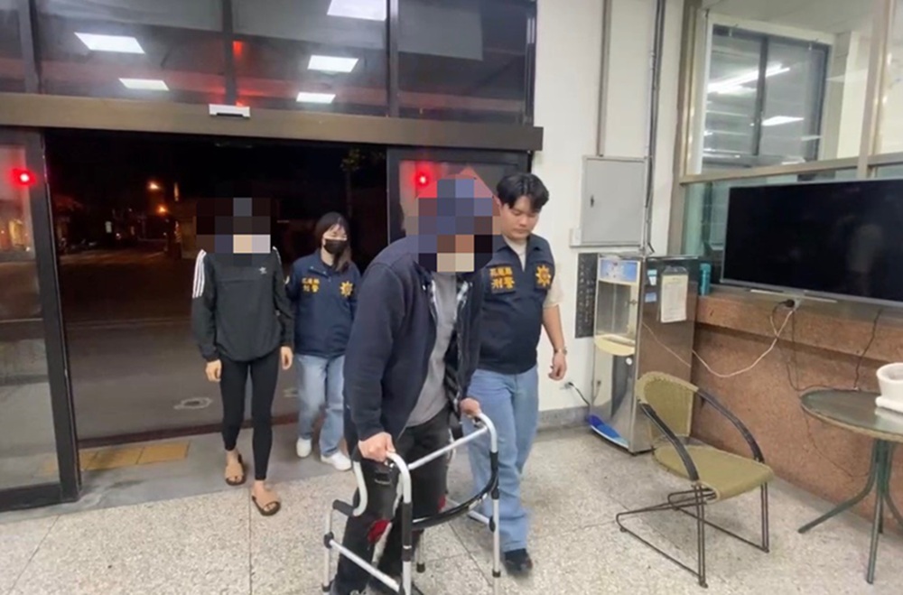 國中生網路互嗆相約談判 老爸撂人助陣還揮刀涉恐嚇 229 cnews204251227a01