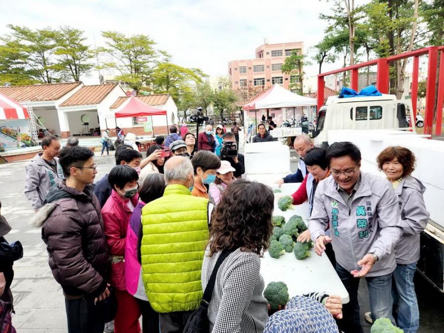 「信賴榮利 幸福嘉義」黃榮利新港與鄉親同樂 行動展現親民與農業關懷