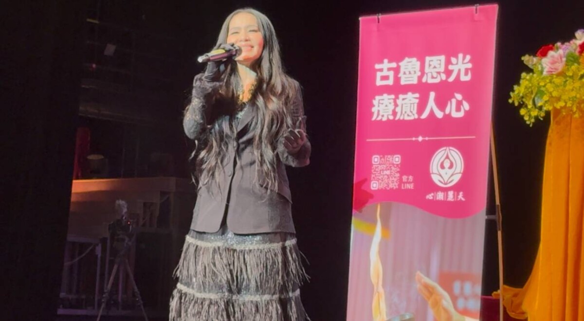 ▲千五百人齊聚義大世界,潘越雲深情獻唱感動全場。