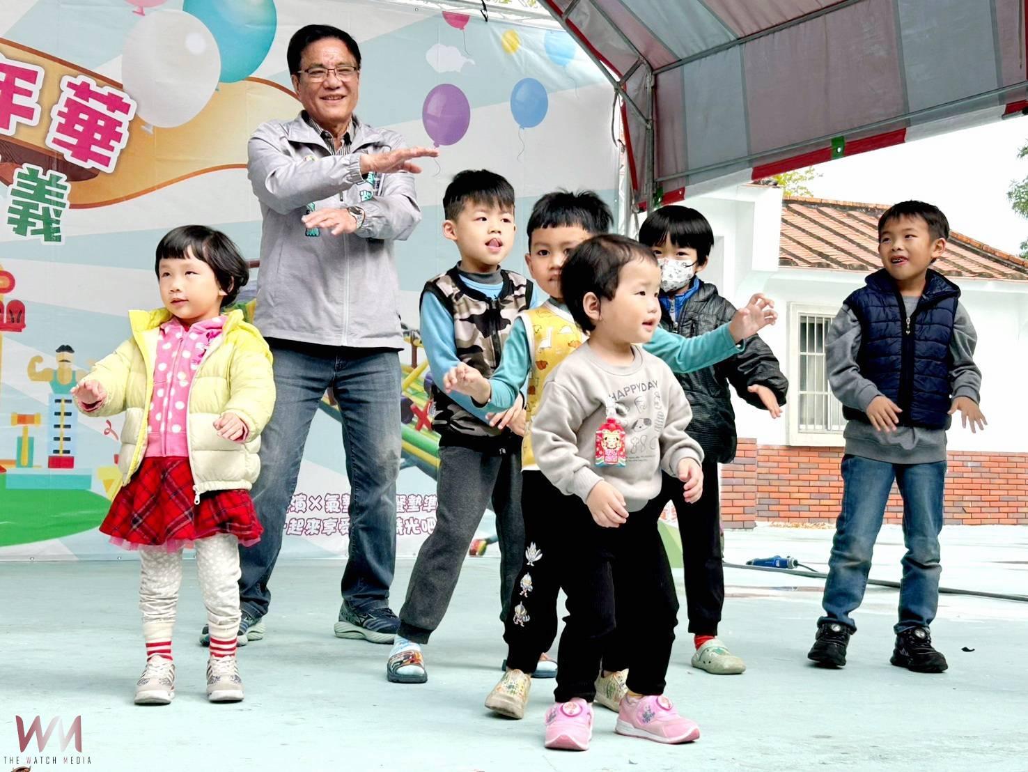 民進黨嘉義縣長黨內初選參選人黃榮利,受黨主席賴清德總統的肯定與支持,以「信賴榮利,幸福嘉義」辦「親子歡樂嘉年華」,展現其親民與農業關懷。(圖/黃榮利服務處提供)