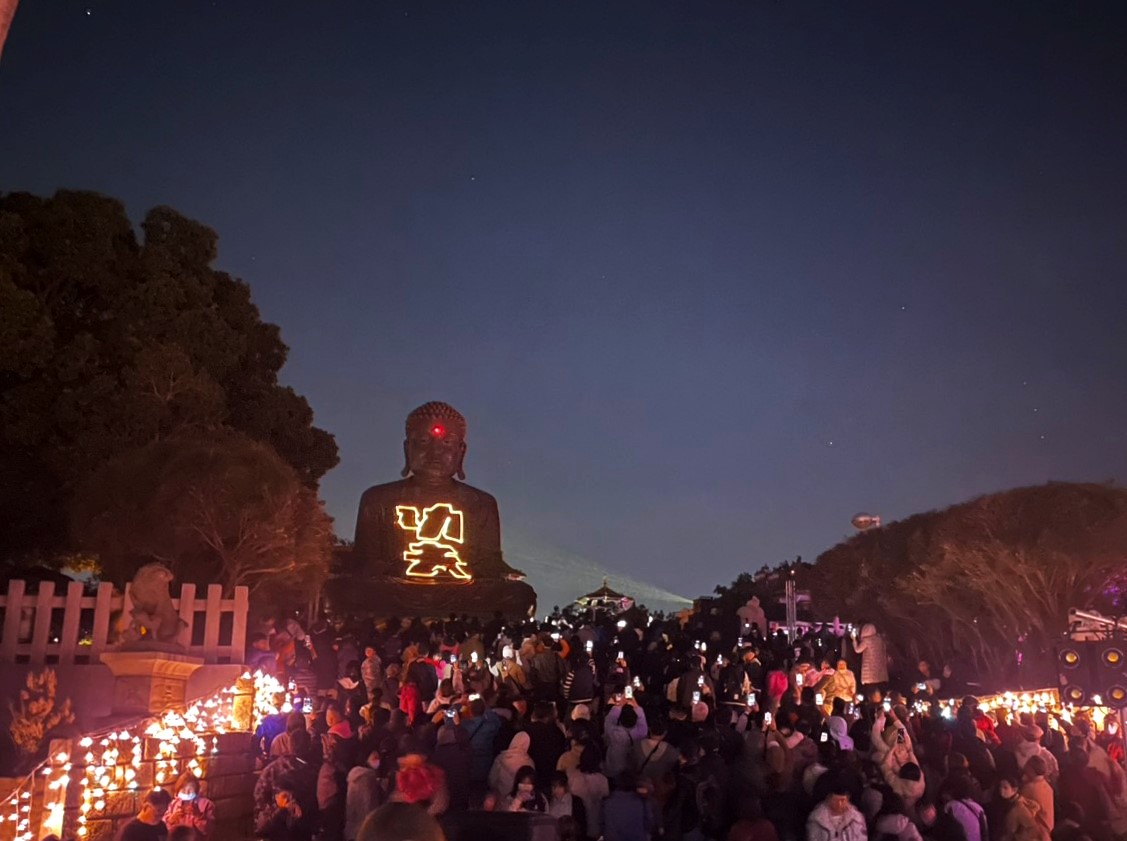（有影片）／迎馬年！八卦山夜晚變童話　2026彰化月影燈季亮燈