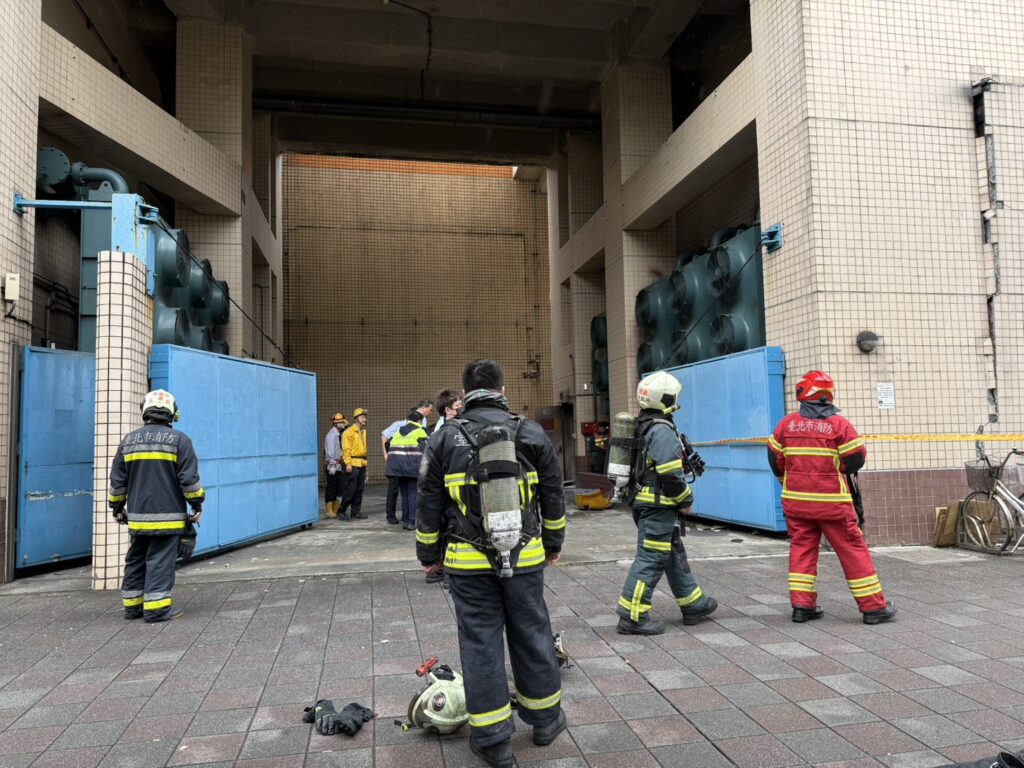 新復捷變電站火警 大安警實施交通管制 55 %E4%B8%80 95
